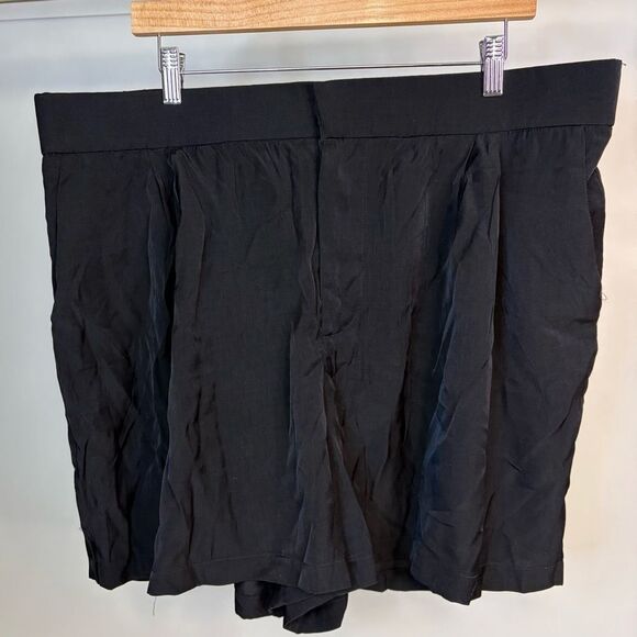 NWOT Black Dex Rayon Shorts Size 1x - Picture 1 of 3